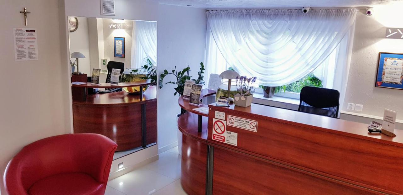 Willa-Restauracja Victoria Островець-Свентокшиський Екстер'єр фото