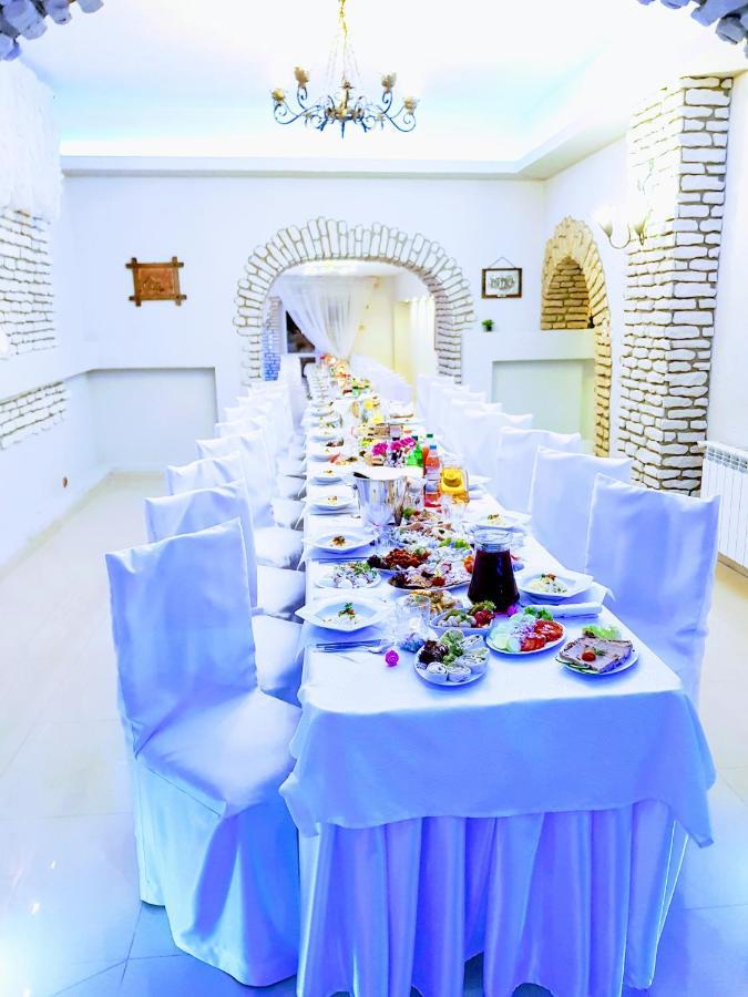 Willa-Restauracja Victoria Островець-Свентокшиський Екстер'єр фото